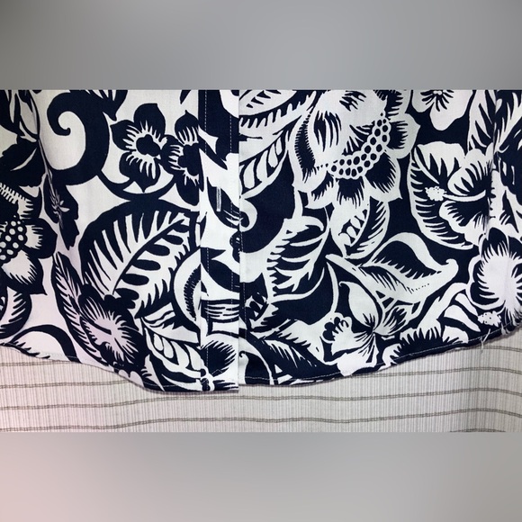 Chaps Women's No-Iron Button-Front Blouse with Blue and white Floral pattern 1X - Picture 7 of 11